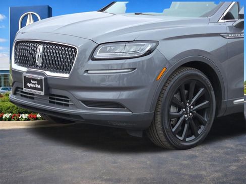 Used 2021 Lincoln Nautilus Reserve w/ Monochromatic Package AWD/4WD image 3