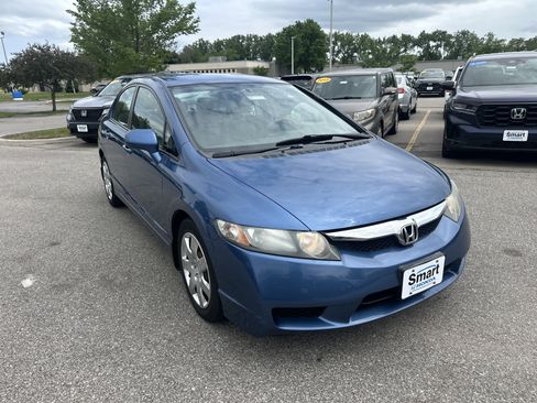 Used 2010 Honda Civic LX image 2