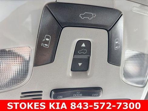 Used 2015 Toyota Sienna XLE Premium FWD image 26