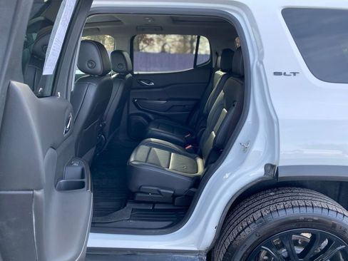 Used 2023 GMC Acadia SLT w/ Elevation Edition image 18