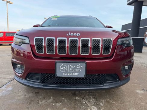 Used 2020 Jeep Cherokee Latitude Plus image 3