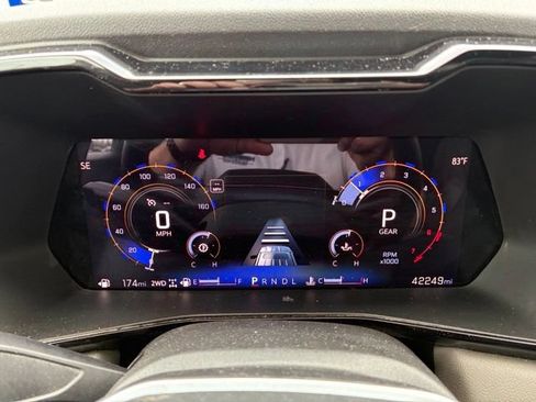 Used 2024 Chevrolet Colorado ZR2 w/ Safety Package AWD/4WD image 14