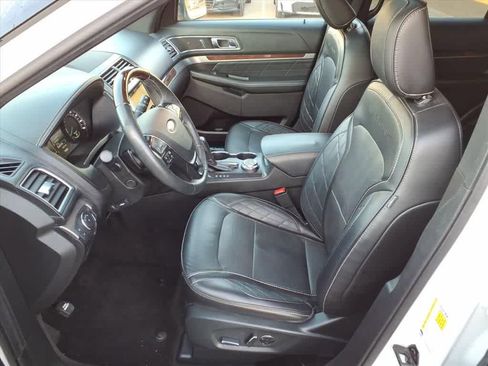Used 2018 Ford Explorer Platinum AWD/4WD image 15