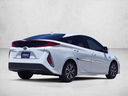 Used 2018 Toyota Prius Prime Advanced FWD image 5