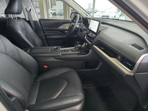 Used 2024 Toyota Grand Highlander Limited image 44