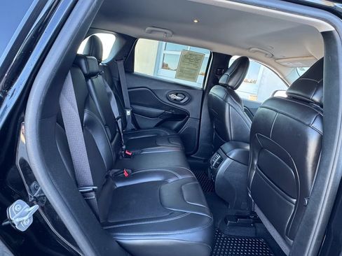 Used 2020 Jeep Cherokee Latitude Plus AWD/4WD image 33