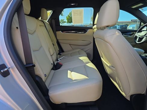 Used 2018 Cadillac XT5 FWD image 20
