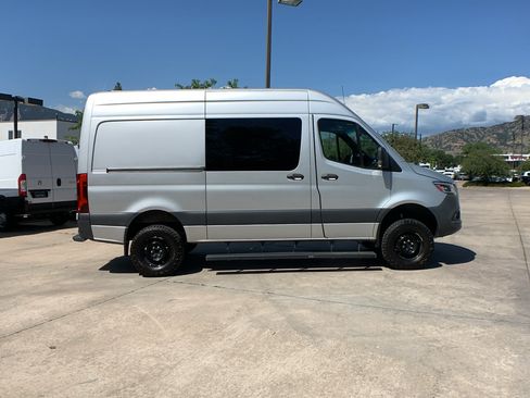 Used 2024 Mercedes-Benz Sprinter 2500 image 6