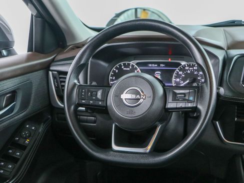 Used 2023 Nissan Rogue SV FWD image 12