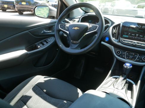 Used 2016 Chevrolet Volt LT w/ Comfort Package FWD image 9