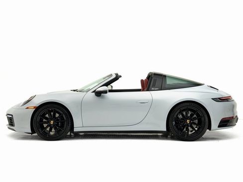 Used 2024 Porsche 911 Targa 4S image 2