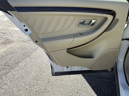 Used 2015 Ford Taurus Limited w/ Equipment Group 301A image 23
