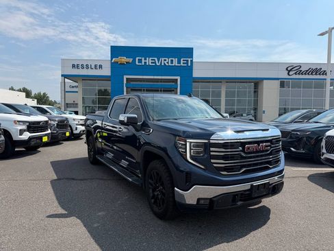 Used 2022 GMC Sierra 1500 SLT w/ SLT Premium Package AWD/4WD image 1