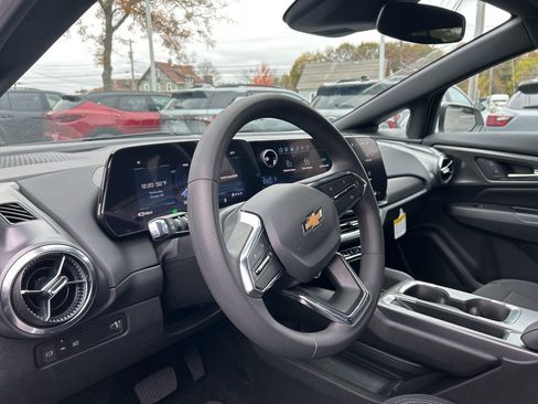 New 2026 Chevrolet Equinox EV LT image 11