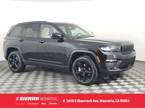 New 2025 Jeep Grand Cherokee Limited w/ Black Appearance Package image 1