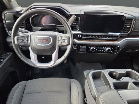 Used 2025 GMC Sierra 1500 SLE w/ X31 Off-Road Package AWD/4WD image 18