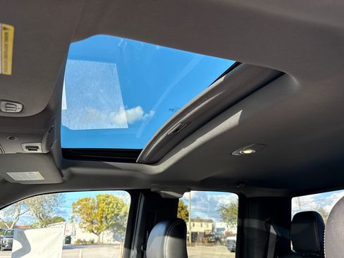 Used 2016 Ford F150 Lariat w/ Equipment Group 502A Luxury image 8