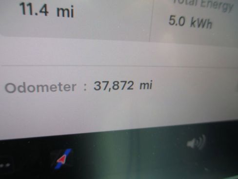 Used 2022 Tesla Model Y Performance image 27