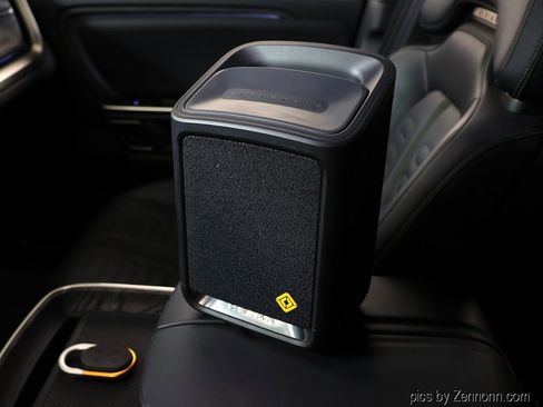 Used 2023 Rivian R1S Launch Edition image 24