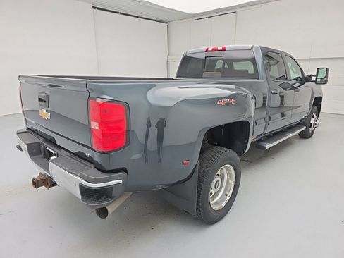 Used 2017 Chevrolet Silverado 3500 LT w/ LT Convenience Package AWD/4WD image 11