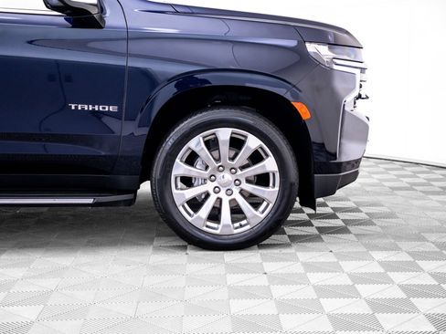 Used 2021 Chevrolet Tahoe Premier w/ Premium Package AWD/4WD image 33