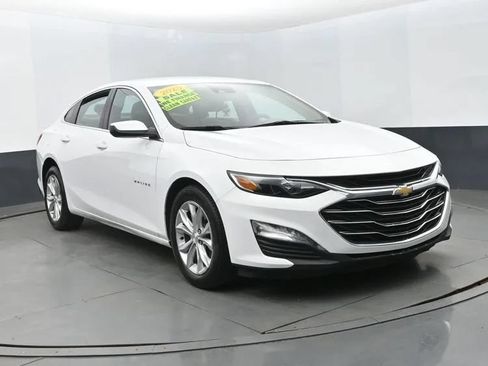 Used 2025 Chevrolet Malibu LT FWD image 2