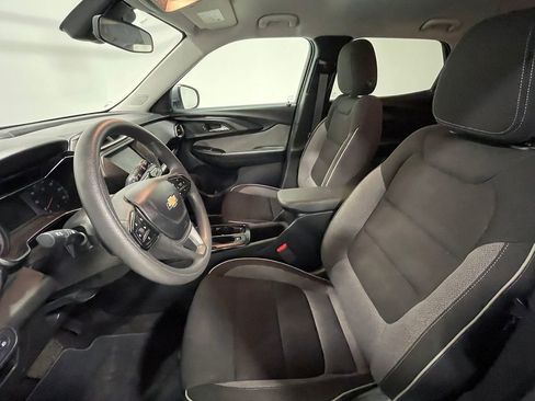Used 2023 Chevrolet TrailBlazer LT image 3