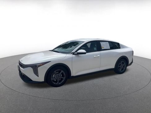 Used 2025 Kia K4 LXS FWD image 8