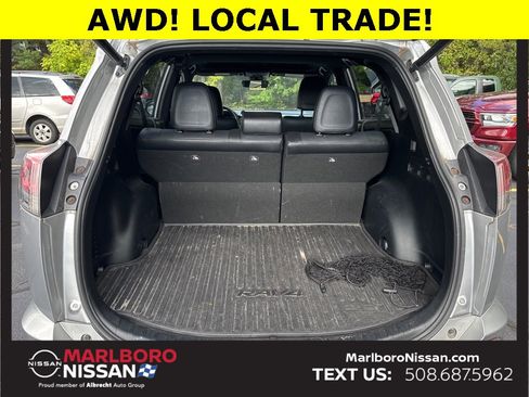 Used 2018 Toyota RAV4 SE image 13
