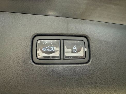 Used 2026 Genesis GV70 2.5T Select image 24