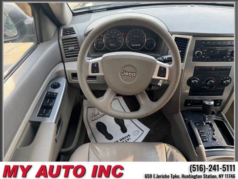 Used 2010 Jeep Grand Cherokee Laredo image 13