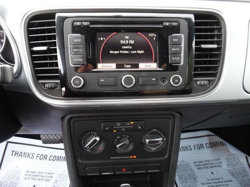 Used 2012 Volkswagen Beetle 2.5 FWD image 14