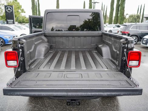 Used 2023 Jeep Gladiator Sport image 26