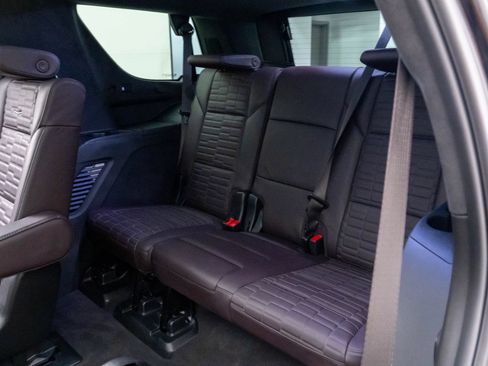 Certified 2024 Cadillac Escalade Premium Luxury Platinum w/ LPO, Floor Liner Package AWD/4WD image 23