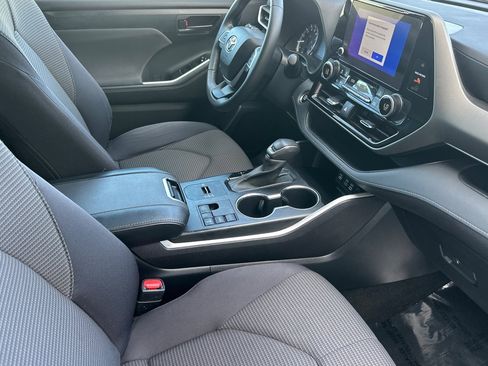 Certified 2023 Toyota Highlander LE w/ Protection Package #3 (TMS) image 16