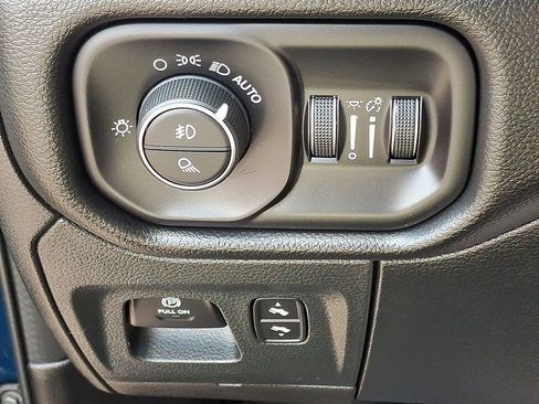 Used 2023 RAM 1500 Laramie AWD/4WD image 27