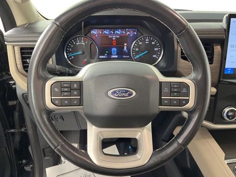 Used 2023 Ford Expedition Limited image 20