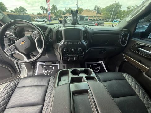 Used 2023 Chevrolet Silverado 2500 LT image 18