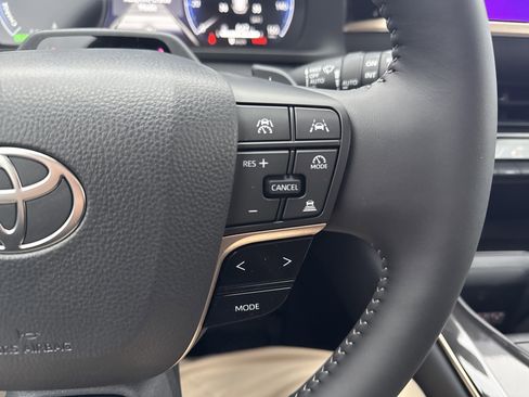 New 2025 Toyota Crown Signia Limited image 20