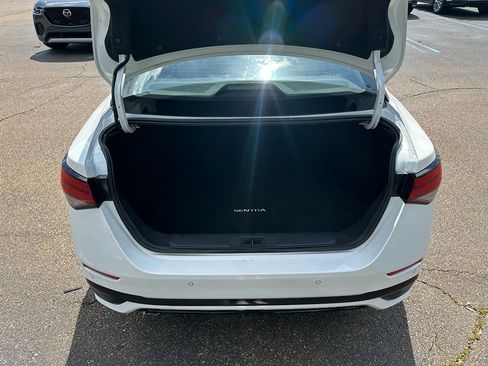 Used 2025 Nissan Sentra SR w/ SR Premium Package FWD image 22