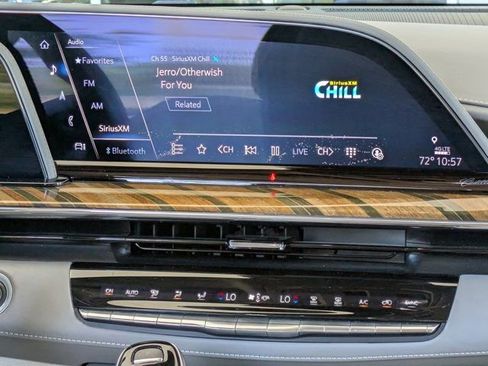 Used 2021 Cadillac Escalade Premium Luxury Platinum image 17