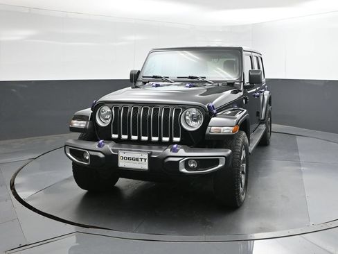 Used 2022 Jeep Wrangler Unlimited Sahara w/ Cold Weather Group AWD/4WD image 22