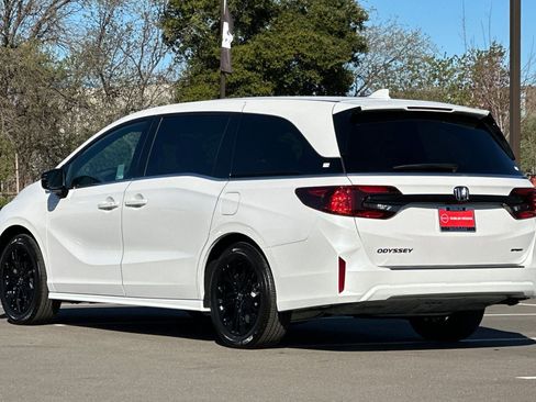 Used 2026 Honda Odyssey Sport-L image 6