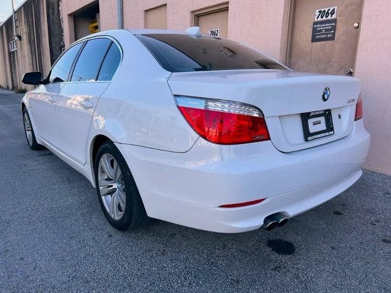 Used 2010 BMW 528i Sedan RWD image 3