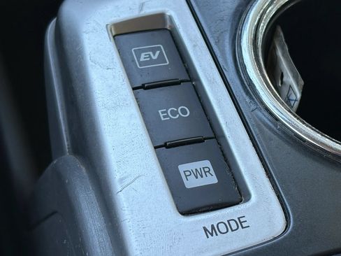 Used 2013 Toyota Prius V Two FWD image 15
