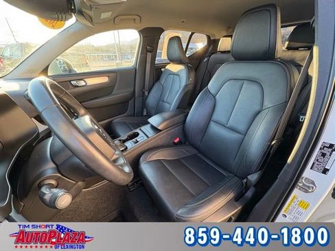 Used 2021 Volvo XC40 T4 Momentum w/ Protection Package Premier FWD image 24