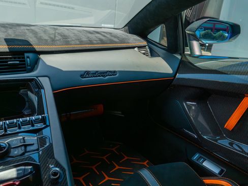 Used 2019 Lamborghini Aventador SVJ AWD/4WD image 61