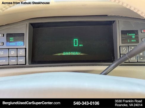 Used 1996 Cadillac De Ville Base image 24