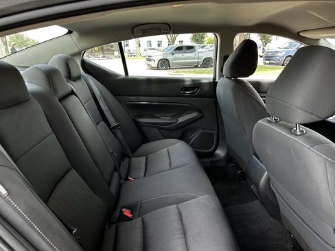 Used 2024 Nissan Altima 2.5 SV FWD image 29