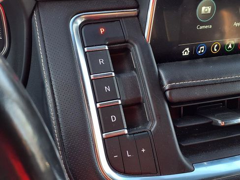 Used 2021 GMC Yukon SLT w/ SLT Premium Package image 8